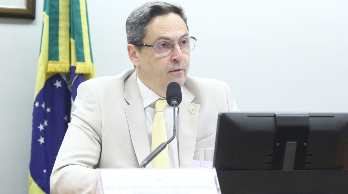 Eleitores brasileiros no exterior e a abstenção