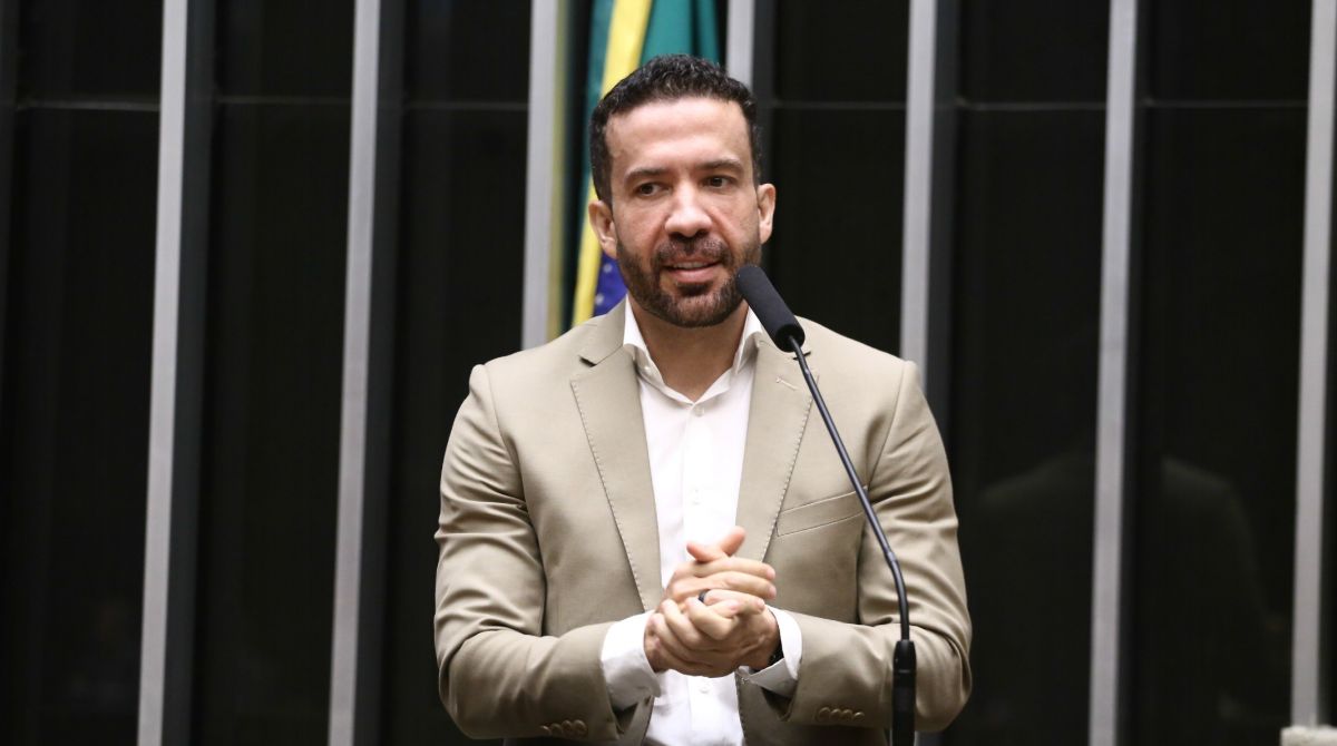 Tropa digital de Janones: articulação para Lula