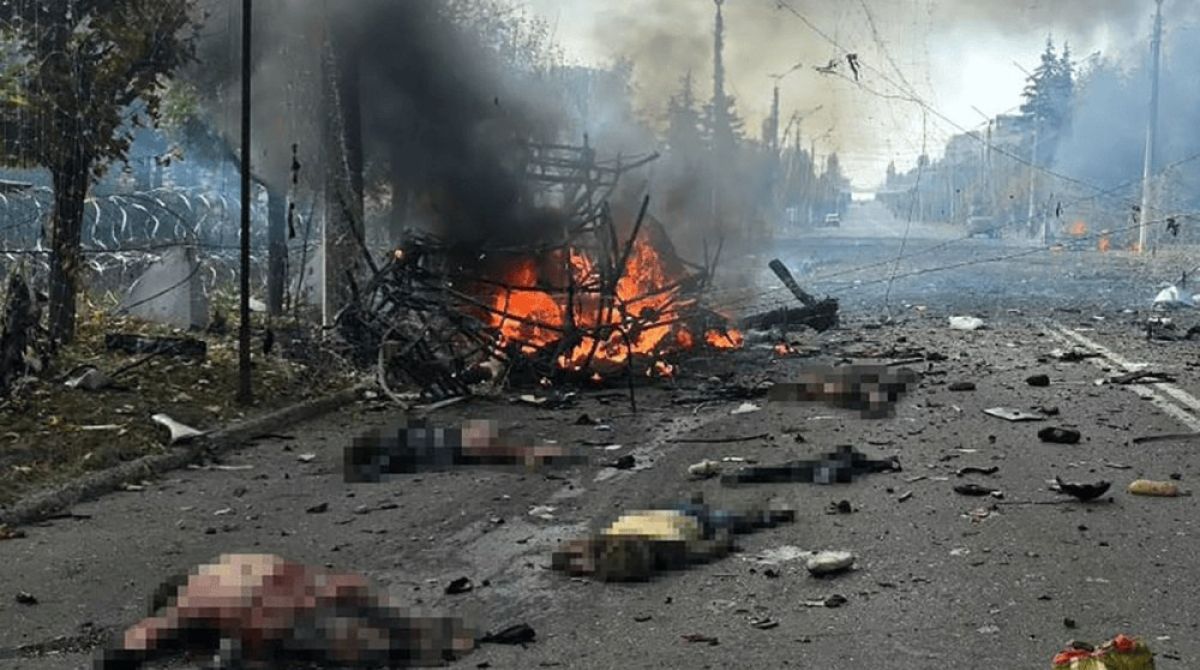 Ataque russo contra civis: 30 mortos em ônibus na Ucrânia