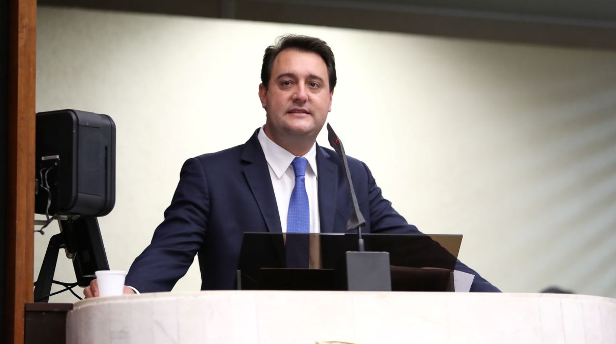 Apoio de Ratinho Junior a Flávio Bolsonaro no 2º turno