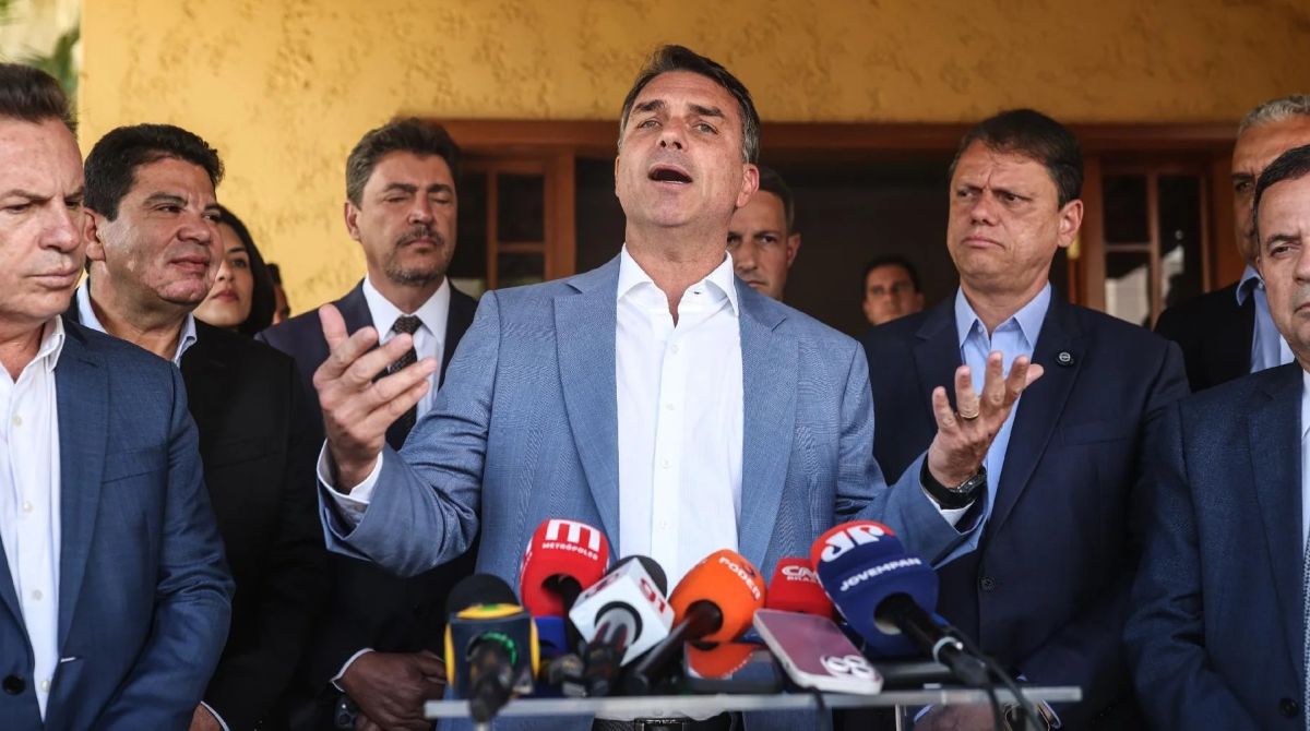 PECs de Flávio Bolsonaro: o que muda na Constituição