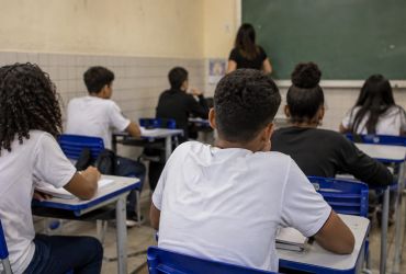 Ideb e aprovação escolar: alta reflete aprendizado?