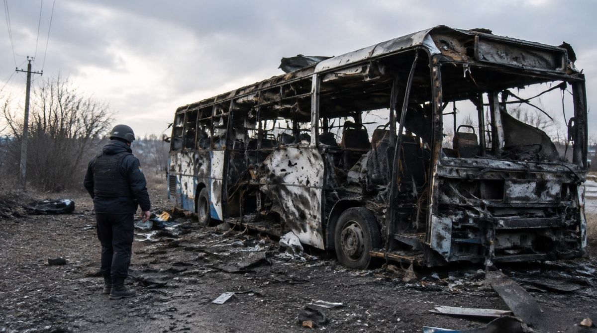Ataque russo a ônibus na Ucrânia deixa 33 mortos