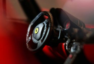 A Ferrari está se preparando para lançar seu primeiro carro 100% elétrico no final de 2025