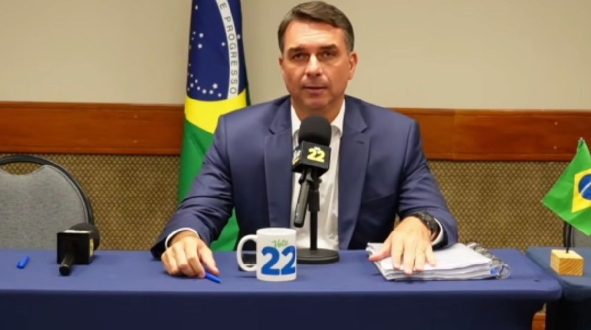Pena de Eduardo Bolsonaro: Flávio pede renúncia de Moraes
