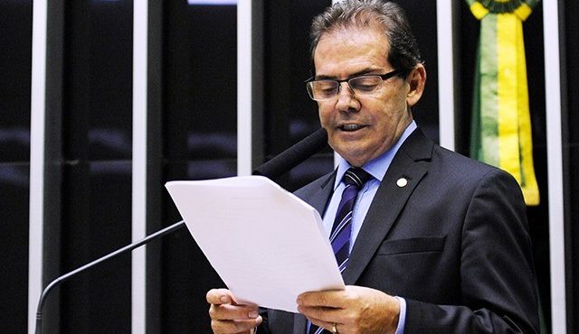 Alerta na Política: Deputado Busca Suspensão de PEC que Poderia Anular Decisões do STF!