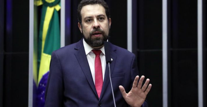Guilherme Boulos Faz Declaração Controversial Sobre o MTST e Agita Debate em São Paulo!