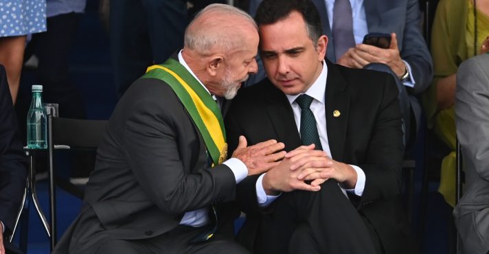 Lula e Pacheco Discutem Pauta Econômica em Reunião no Planalto
