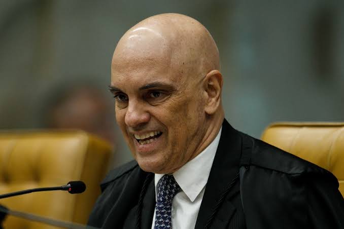 Moraes Condena Presos do 8 de Janeiro a Fazerem 'Curso da Democracia': Uma Análise Controversa