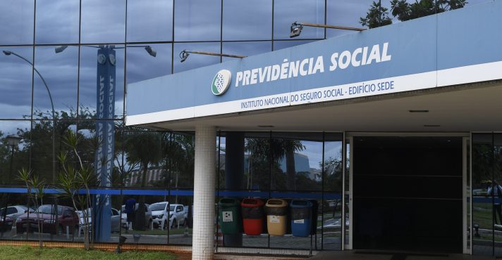 INSS inicia pagamento do 13º salário e alerta sobre notícias falsas do 14º salário