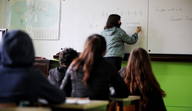 Cresce o interesse dos jovens pela profissão de professor, mas vagas permanecem limitadas