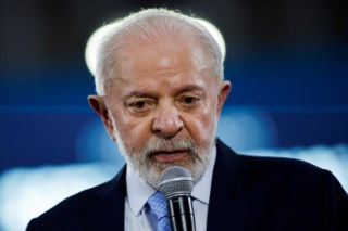 Lula da Silva se recupera após cirurgia urgente no cérebro e permanece estável