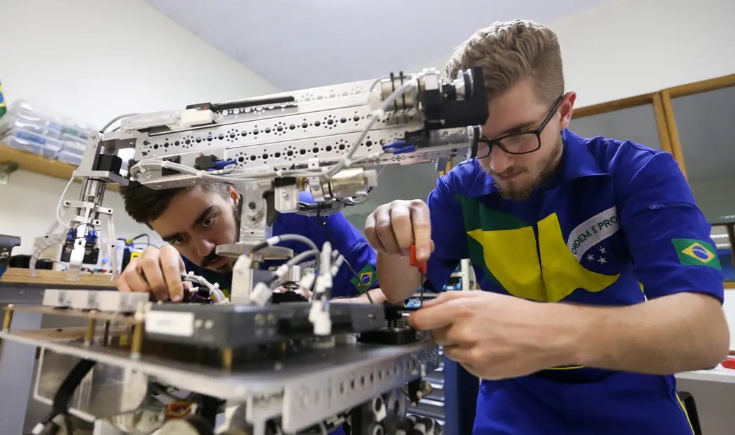 Gerdau defende curso profissionalizante obrigatório para quem deseja ensino superior no Brasil