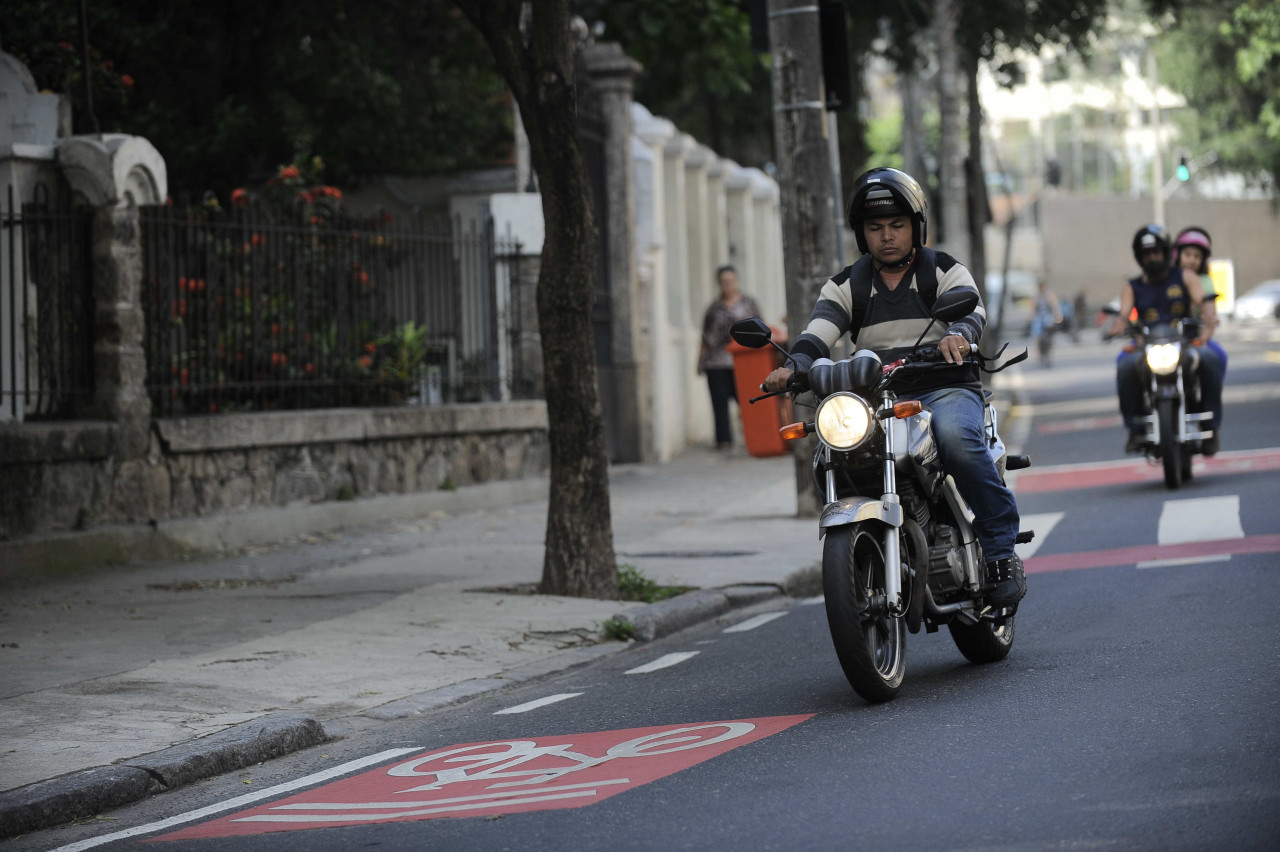 Prefeito Ricardo Nunes promete ação judicial contra mototáxi em São Paulo para evitar mortes no trânsito
