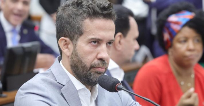André Janones enfrenta terceira suspensão da OAB e pode ser expulso da entidade