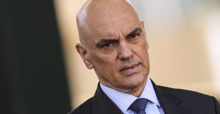 Moraes defende uso das leis atuais para punir crimes on-line e critica big techs