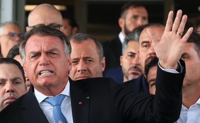 Supremo torna Bolsonaro e aliados réus por suposta trama golpista contra Lula
