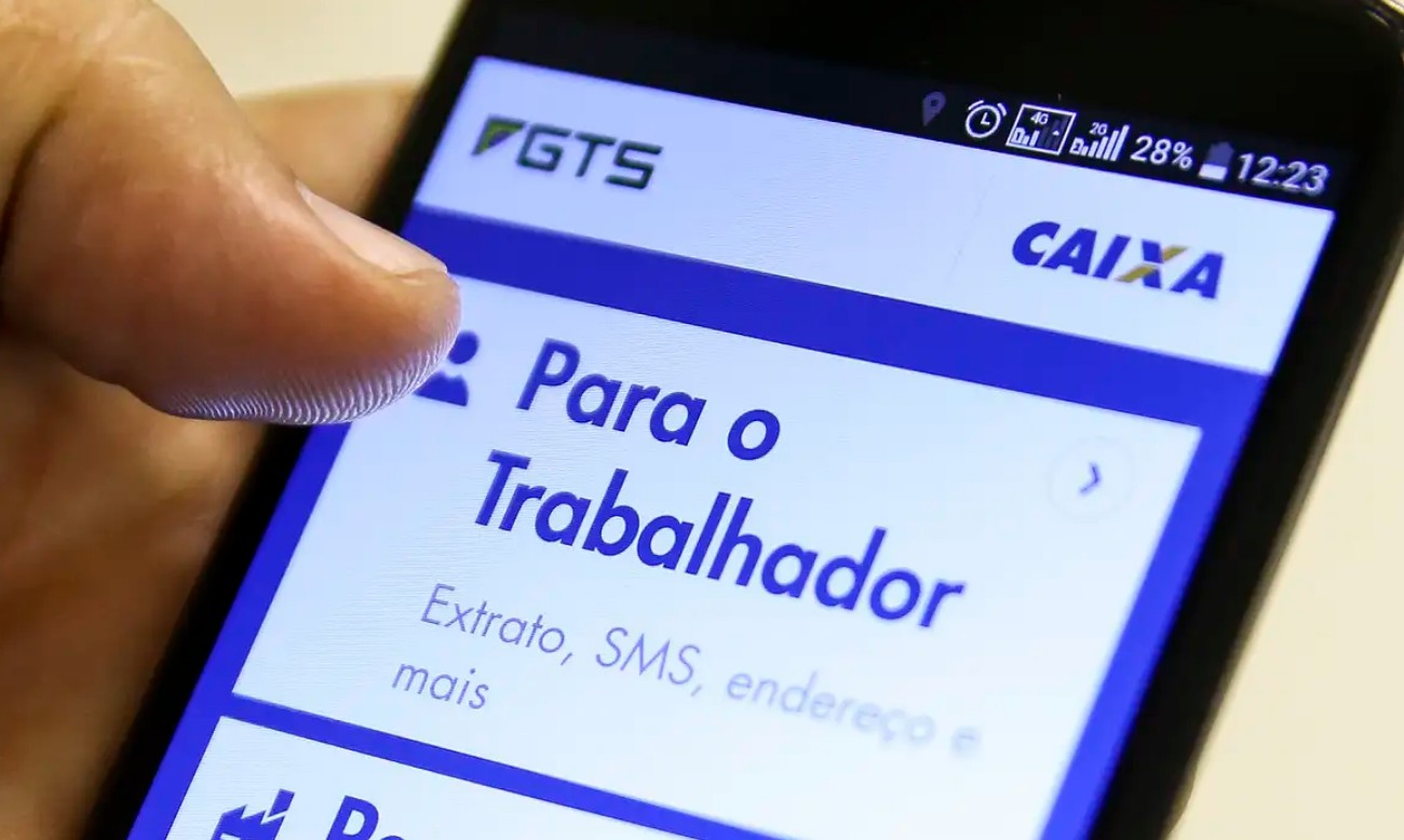 FGTS: brasileiros podem consultar valores liberados para resgate após demissões