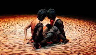 Programação Teatral em Lisboa: Da Broadway aos Clássicos Brasileiros e Reflexões Contemporâneas