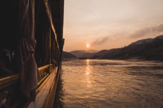 Laos: a viagem que denuncia a transformação cultural em um país em transição
