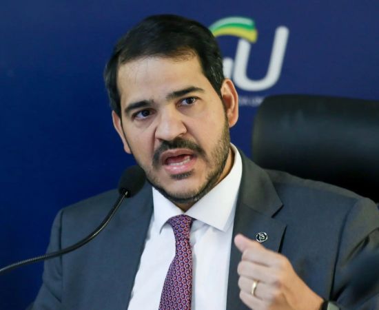 AGU solicita investigação da Polícia Federal contra fake news do Pix e defende economia popular