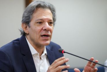 Haddad apresenta agenda de isenção de IR a R$ 5 mil e regulamentação de big techs e IA