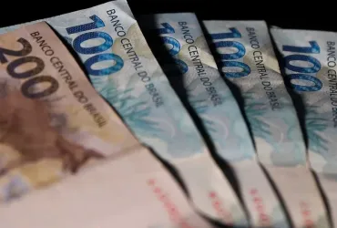 Governo promete corrigir isenção do IR para R$ 2.414,40 em 2025 e atende demandas populares