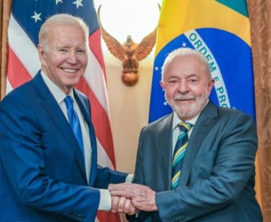Biden chega ao G20 no Rio com suprimentos e medidas de segurança robustas; Jinping também faz exigências.
