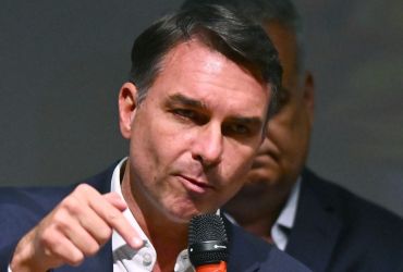 Fim da reeleição: o que propõe a PEC de Flávio