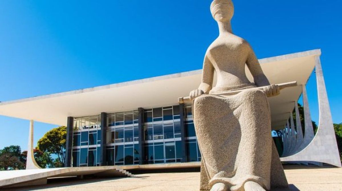 STF: Salvando ou Ameaçando a Democracia Brasileira?