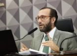 Filipe Barros critica Lula e aponta censura como ameaça à liberdade de expressão no Brasil